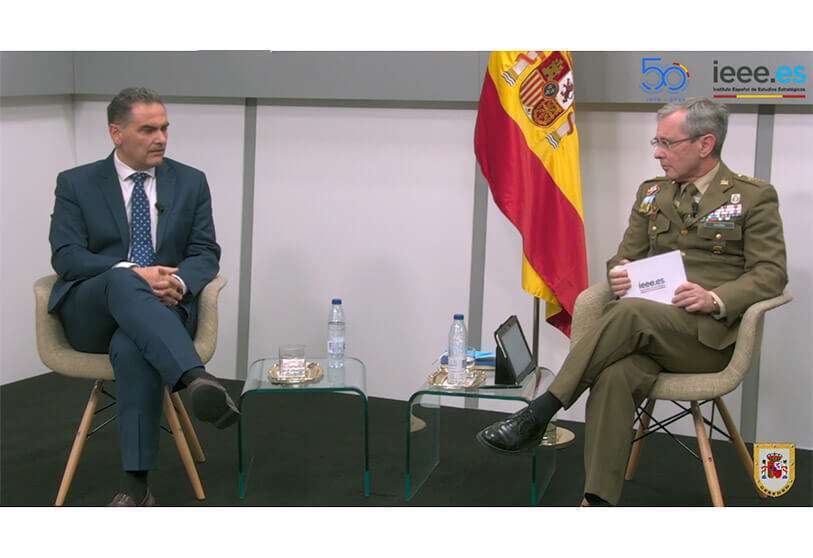 Francisco José Dacoba y Luis de la Corte, IEEE