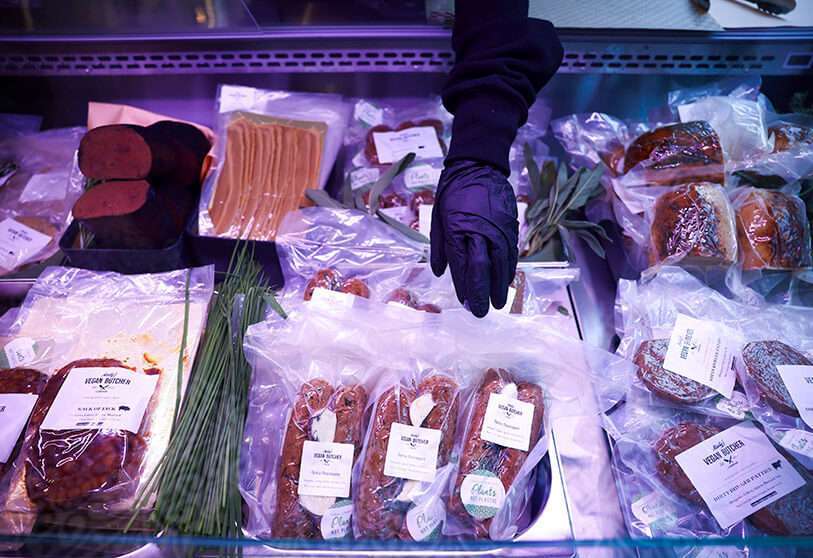Productos alimenticios en la tienda ‘Rudy's Vegan Butcher’ en Londres