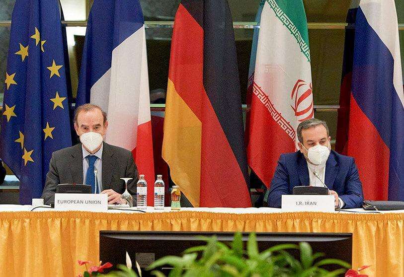 Delegación de la UE en Viena via REUTERS - El secretario general adjunto del Servicio Europeo de Acción Exterior (SEAE), Enrique Mora, y el adjunto iraní del Ministerio de Asuntos Exteriores, Abbas Araghchi, en el inicio de una reunión de la Comisión Conjunta del JCPOA en Viena