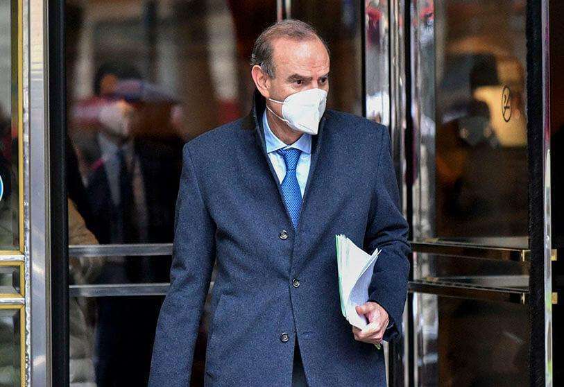 AFP/ JOE KLAMAR - Philippe Errera, Director General de Asuntos Políticos y de Seguridad de Francia sale de la reunión en el "Grand Hotel Wien" para las conversaciones nucleares a puerta cerrada con Irán en Viena el 15 de abril de 2021