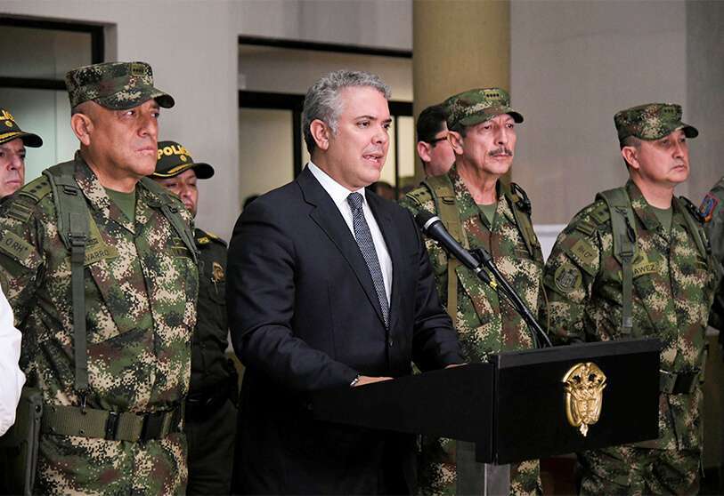 El presidente de Colombia, Iván Duque, habla junto a los comandantes de las fuerzas militares en Popayán, Colombia, el 12 de septiembre de 2019