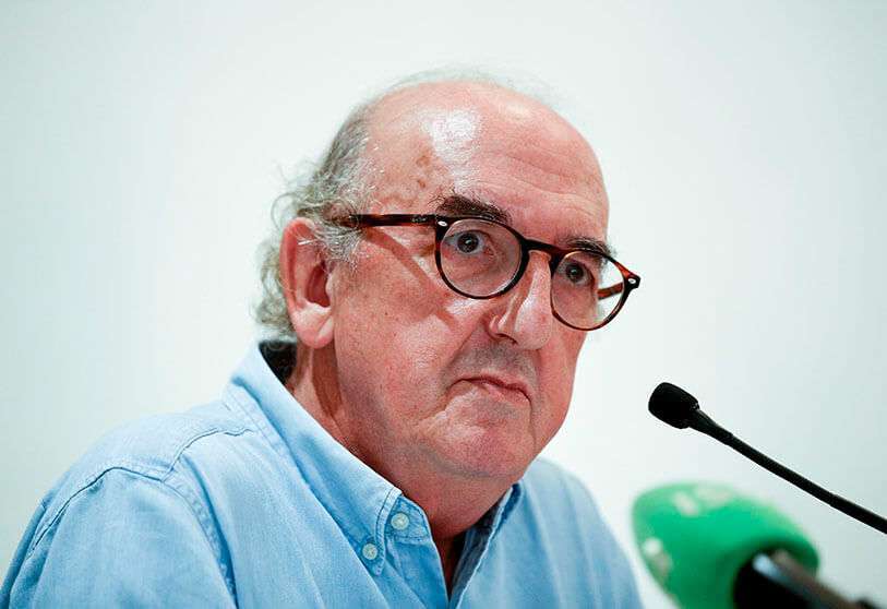Jaume Roures, jefe del grupo de medios de comunicación Mediapro de España, asiste a una conferencia de prensa después de ganar la mayoría de los derechos de televisión del campeonato francés de fútbol Ligue 1, en París, Francia, el 31 de mayo de 2018