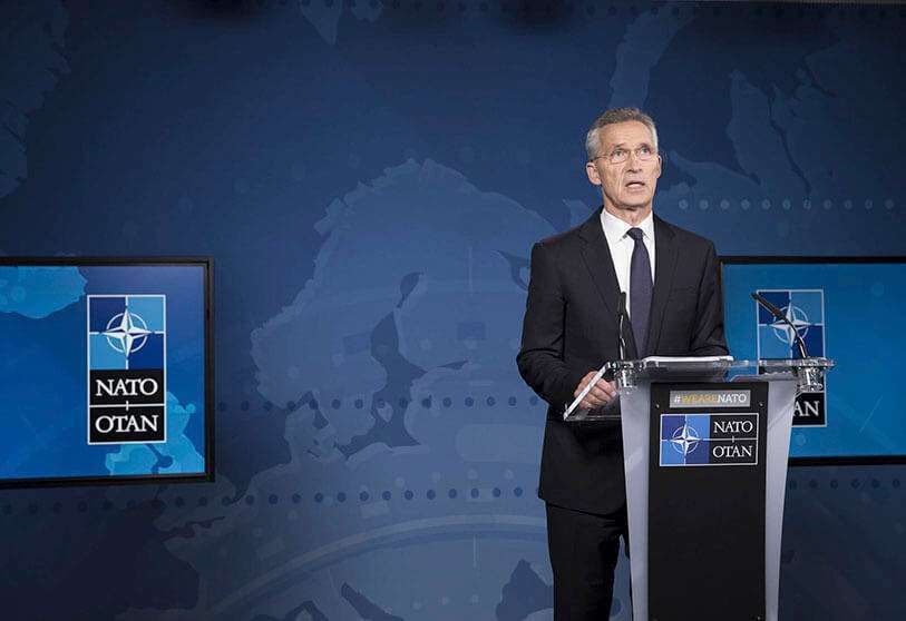 El secretario general de la OTAN, Jens Stoltenberg, habla durante una conferencia de prensa en línea