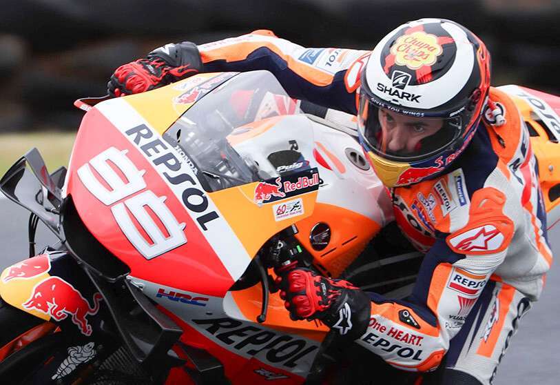 El piloto español del Repsol Honda Jorge Lorenzo participa en la primera sesión de entrenamientos del Gran Premio de Australia de MotoGP en Phillip Island, el 25 de octubre de 2019
