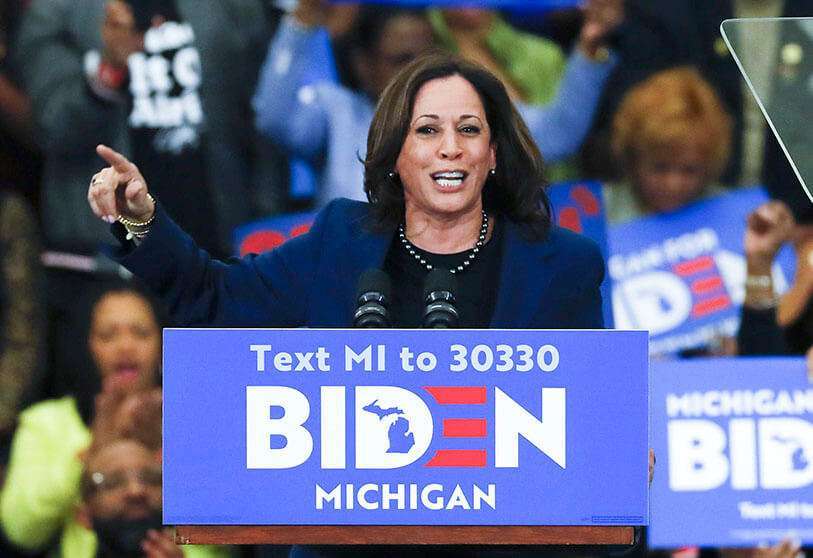 En esta foto de archivo del 9 de marzo de 2020, la senadora Kamala Harris, demócrata de California, habla en un mitin de campaña del candidato presidencial demócrata, Joe Biden
