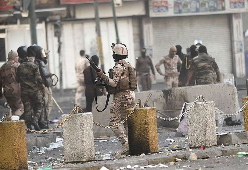 Las fuerzas de seguridad iraquíes mataron a varios manifestantes antigubernamentales e hirieron a otros el sábado, haciéndolos retroceder desde tres puentes en el centro de Bagdad, según funcionarios médicos y fuentes de seguridad