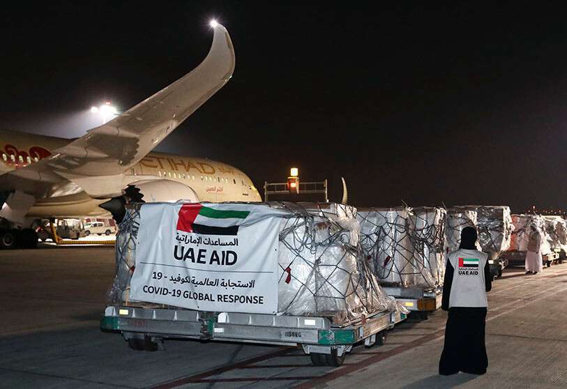 Los Emiratos Árabes Unidos se ha comprometido a ayudar a combatir COVID-19 donde sea posible y han donado ayuda a 63 países de todo el mundo