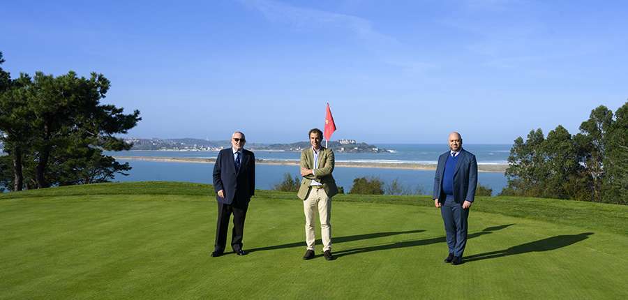Majid al-Suwaidi en su visita al Real Club de Golf de Pedreña