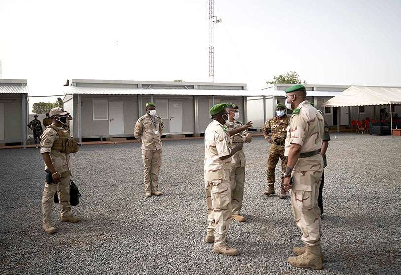 Des soldats de la force conjointe du G5 pour le Sahel assistent à l'inauguration du nouveau quartier général à Bamako le 3 juin 2020