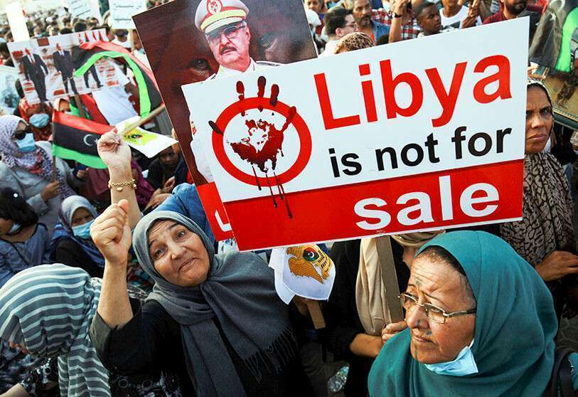 Los partidarios del LNA se manifiestan contra la intervención turca en Libia en Bengasi, el 5 de julio de 2020