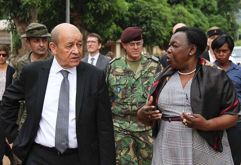 Atalayar_Marie-Noelle Koyara, ministra de Defensa República Centroafricana, ministro francés de Asuntos Exteriores