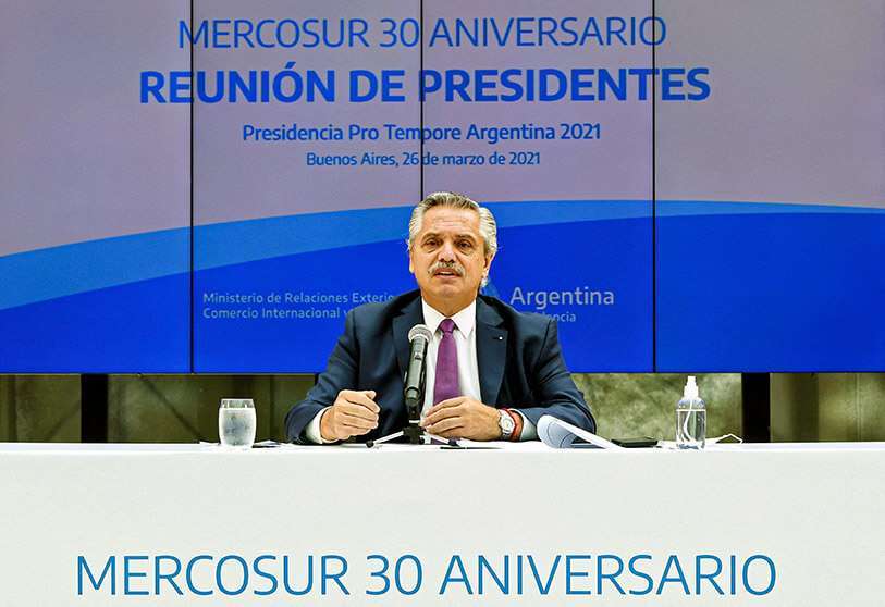 Alberto Fernández pronunciando un discurso durante una Cumbre virtual del Mercosur en el 30º aniversario de su creación en la Casa Rosada de Buenos Aires, el 26 de marzo de 2021 AFP PHOTO / PRESIDENCIA ARGENTINA / ESTEBAN COLLAZO