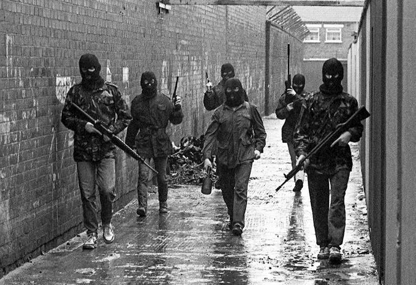 Atalayar_Miembros del grupo terrorista Ejército Republicano Irlandés Provisional