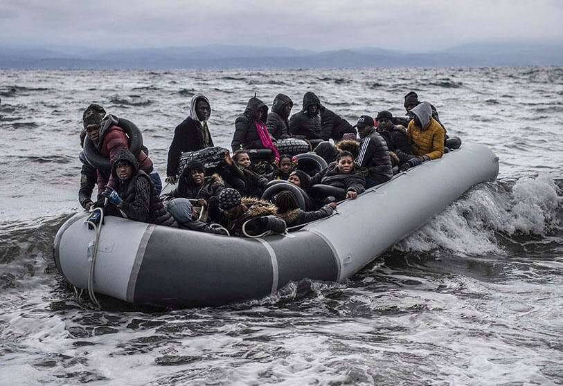Migrantes llegan a la aldea de Skala Sikaminias