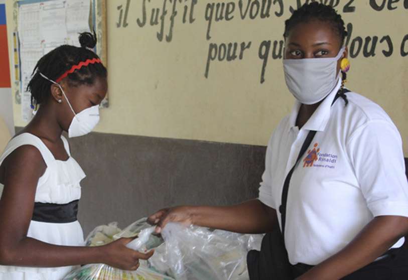 Más de 11 millones de personas atendidas en un año de pandemia en 121 países