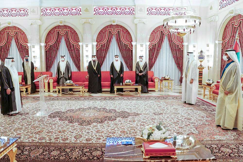 El juramento se produce tras el anuncio del jeque Mohamed bin Rashid de una remodelación en el Ministerio de Asuntos Exteriores y Cooperación Internacional