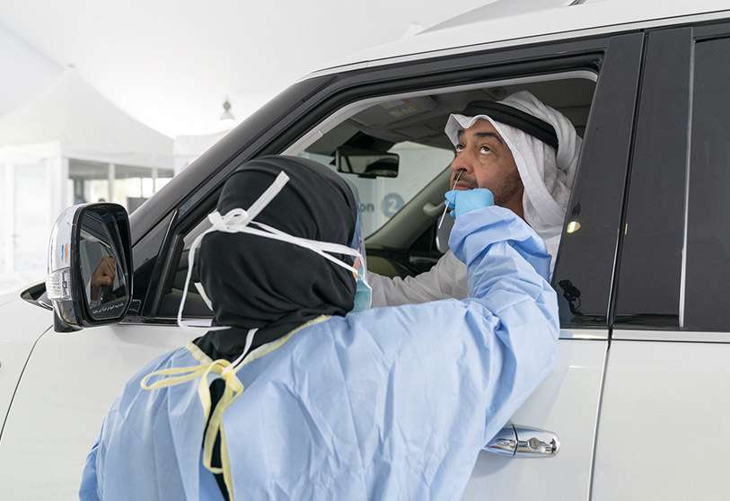 El príncipe heredero de Abu Dhabi, Mohamed bin Zayed, publicó fotos en su cuenta oficial de Twitter
