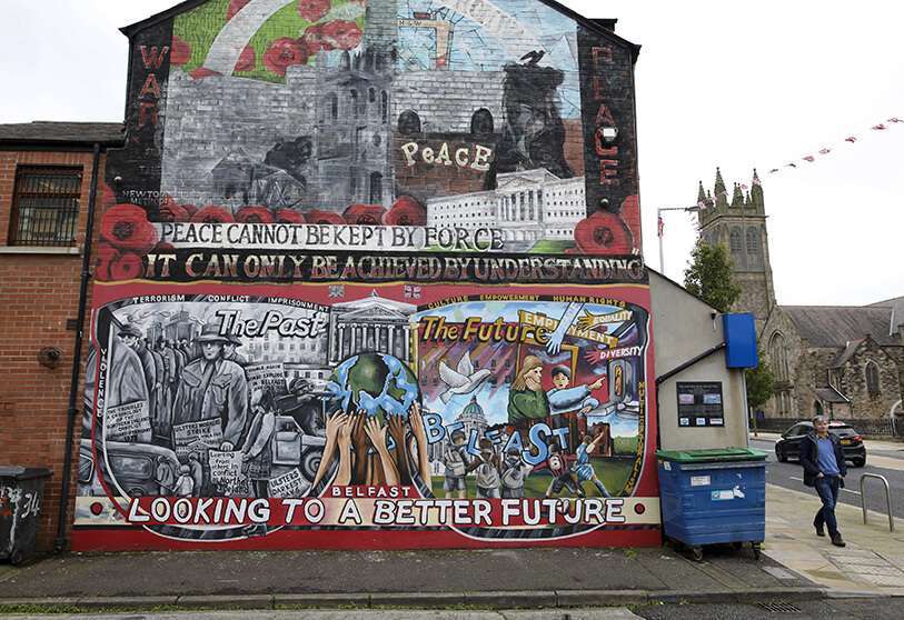 Mural lealista pintado en una pared en el este de Belfast, Irlanda del Norte, el 15 de octubre de 2019