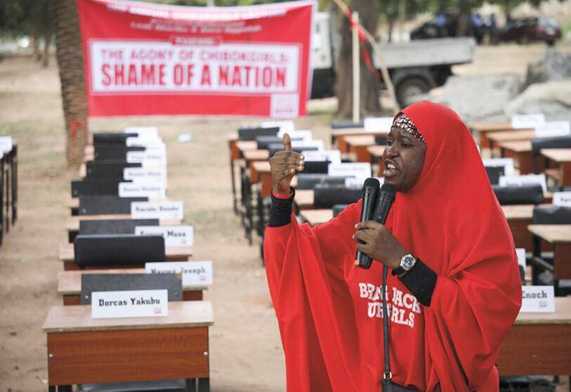 Una mujer convoca a un acto para pedir la liberación de las jóvenes secuestradas en Chibok en 2014