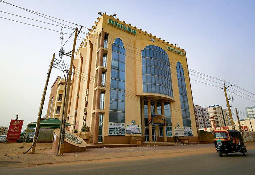 Uno de los edificios propiedad del exgobernante sudanés Omar al-Bashir en la capital Jartum