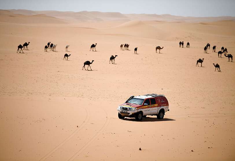 El director del libro de ruta Pablo Eli y el coordinador deportivo Edo Mossi conducirán el 16 de octubre de 2019 en Arabia Saudí