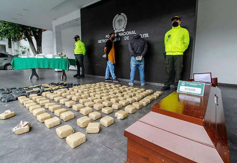 Paquetes de la droga incautada en Cúcuta, Colombia, en la frontera con Venezuela, el 13 de mayo de 2020