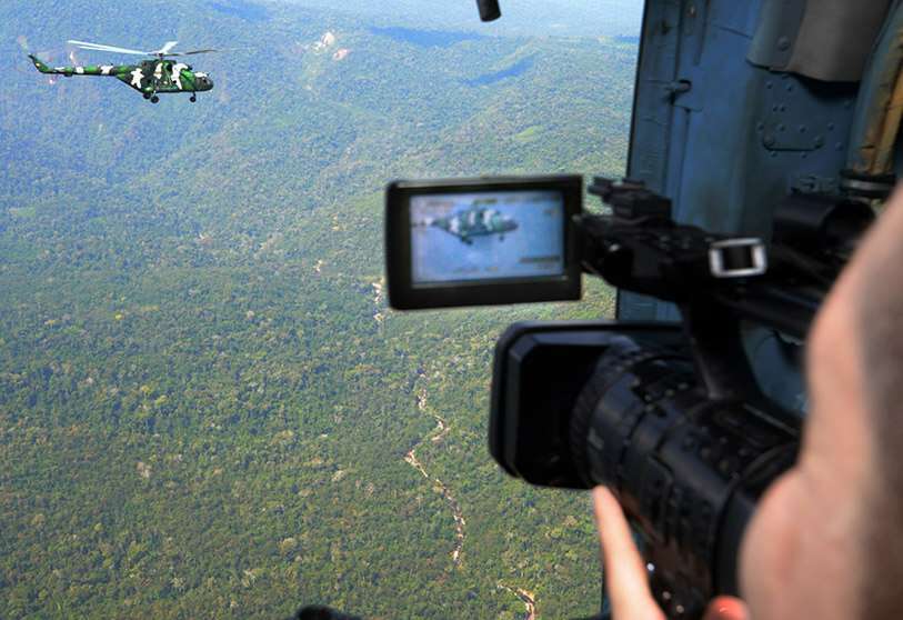 Helicópteros del Ejército peruano sobrevuelan la zona táctica del VRAEM, entre los ríos Ene, Apurímac y Mantaro AFP/ CRIS BOURONCLE