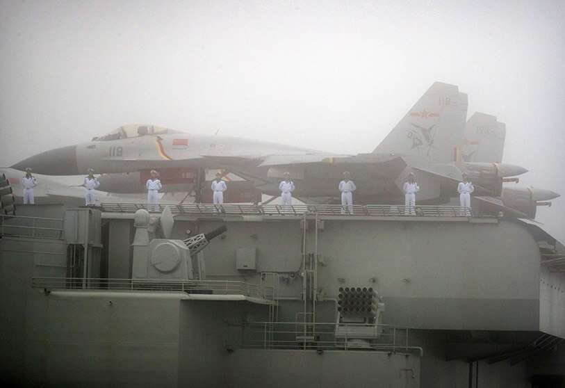 China dice que su primer portaaviones totalmente construido en casa, ha transitado el estrecho de Taiwán en su camino hacia el Mar de China del Sur para realizar ejercicios
