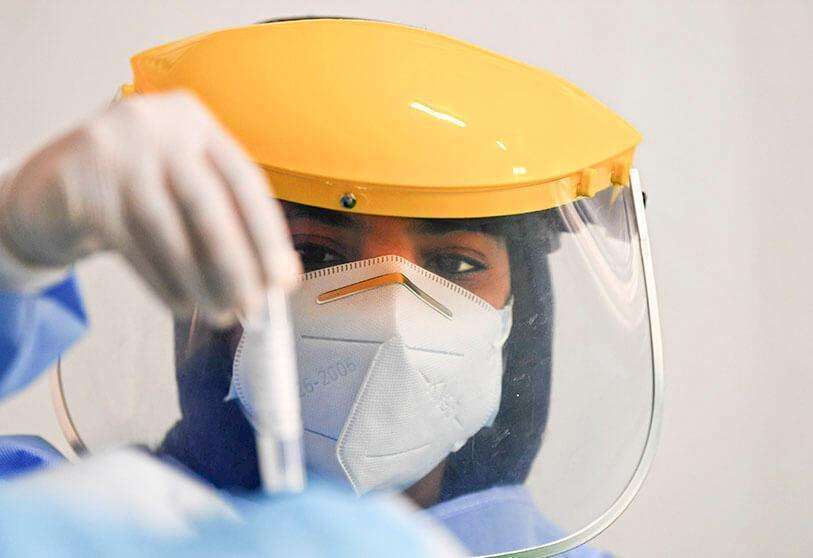 AFP/KARIM SAHIB - Les EAU sont le premier pays arabe à vacciner contre le coronavirus