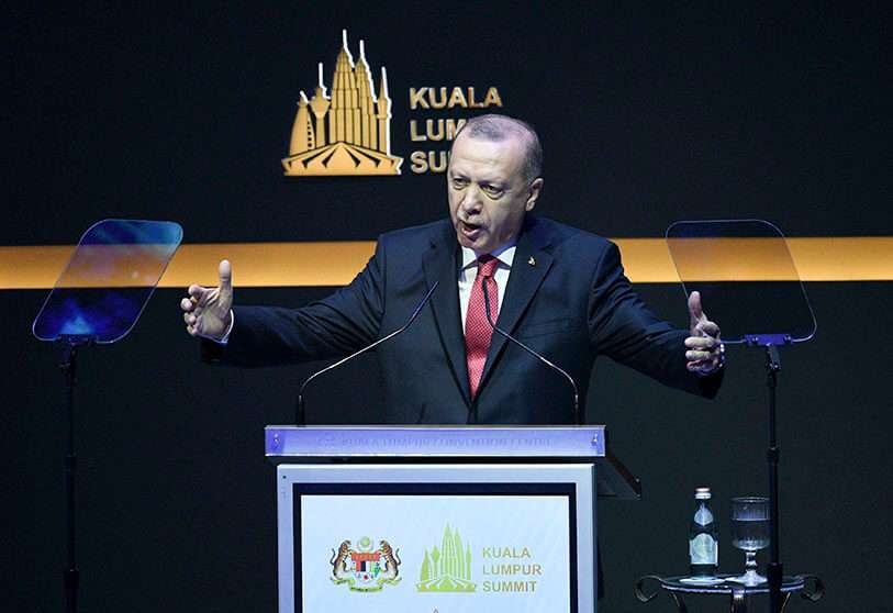 El presidente de Turquía, Recep Tayyip Erdogan, pronuncia su discurso durante la ceremonia de apertura de la Cumbre de Kuala Lumpur, en Kuala Lumpur, el 19 de diciembre de 2019