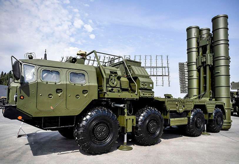 Sistema ruso de lanzamiento de misiles antiaéreos S-400