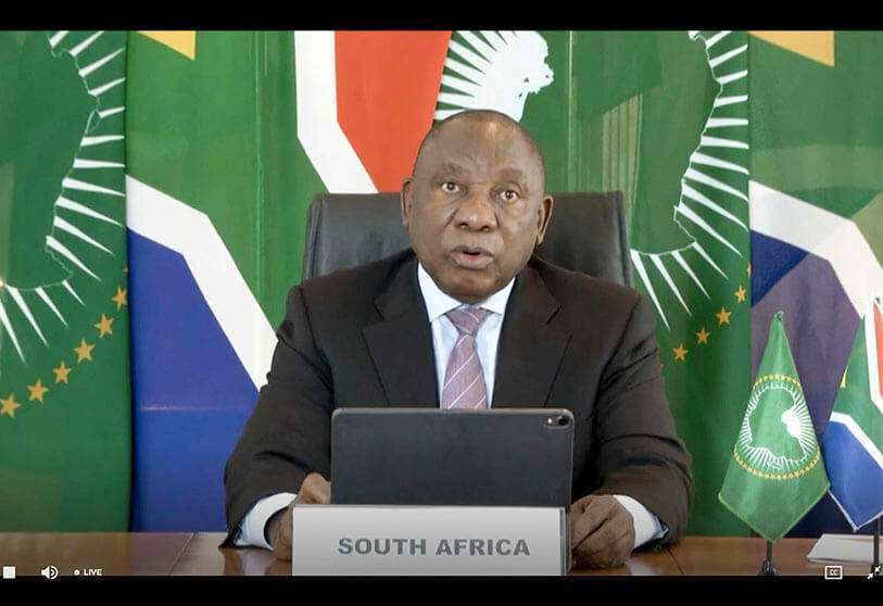 Esta grabación de vídeo tomada el 18 de mayo de 2020 del sitio web de la Organización Mundial de la Salud muestra al presidente de Sudáfrica, Cyril Ramaphosa, pronunciando un discurso a través de un enlace de vídeo en la apertura de la reunión virtual de la Asamblea Mundial de la Salud desde la sede de la OMS en Ginebra, en medio de la pandemia de la COVID-19
