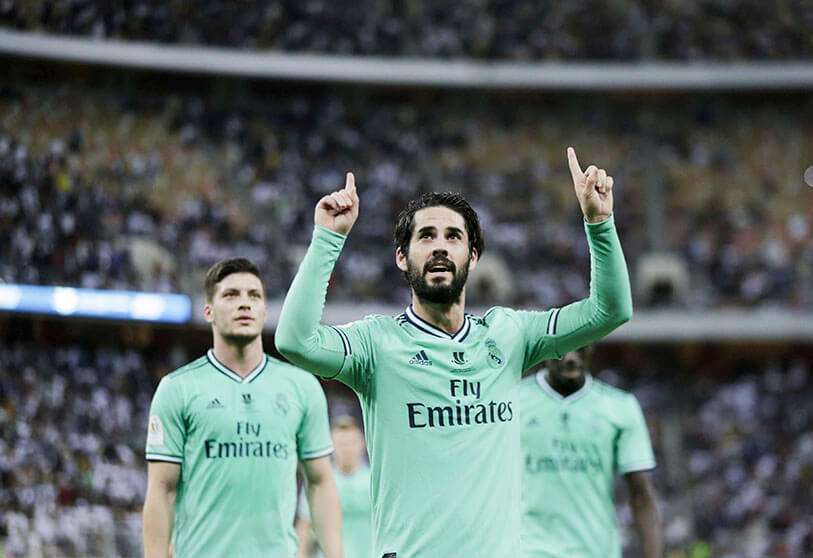 Isco del Real Madrid celebra después de marcar el segundo gol durante el partido de fútbol de la semifinal de la Supercopa Española entre el Real Madrid y el Valencia en el estadio Rey Abdullah en Yeda, Arabia Saudí, el jueves 9 de enero de 2020