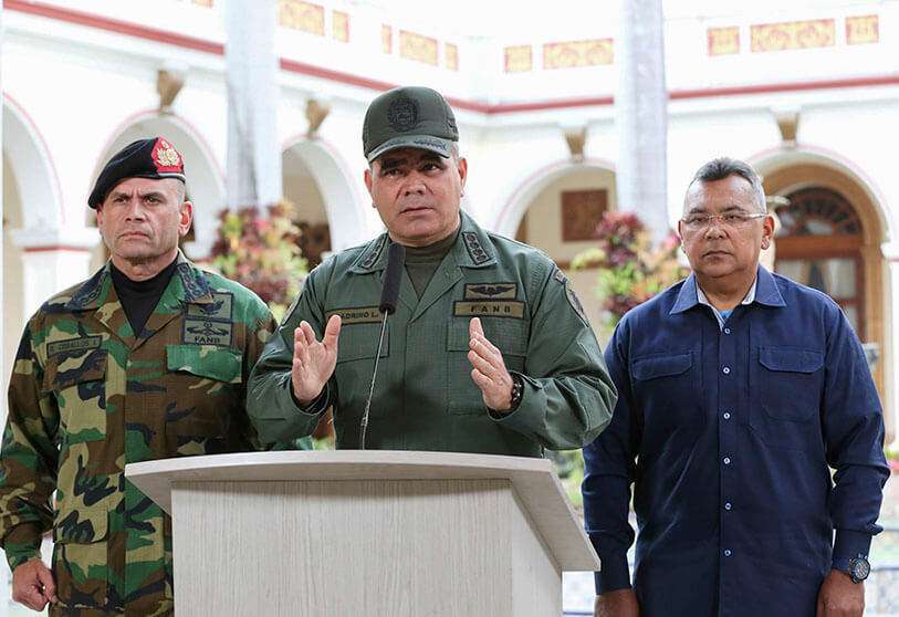 Miembros de la Fuerza Armada Nacional Bolivariana (FANB), escuchando al presidente de Venezuela, Nicolás Maduro, durante una concentración militar con el personal destinado en la REDI Capital y el Estado Mayor Superior de la FANB AFP PHOTO - Venezuelan Presidency / MARCELO GARCIA