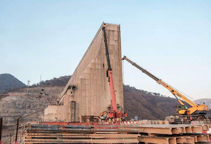 Vista general de las obras de construcción de la Gran Presa del Renacimiento Etíope (GERD), cerca de Guba en Etiopía