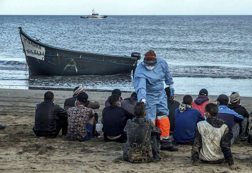 Los inmigrantes y los solicitantes de asilo cruzan cada vez más una parte traicionera del Océano Atlántico