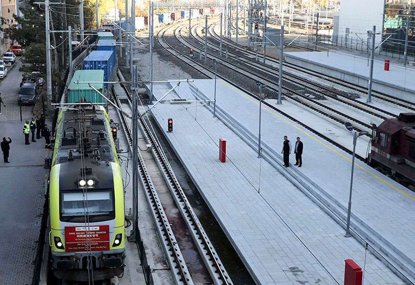 El tren de carga China Railway Express Chang'an llega a la estación de tren de Ankara, Turquía, el 6 de noviembre de 2019