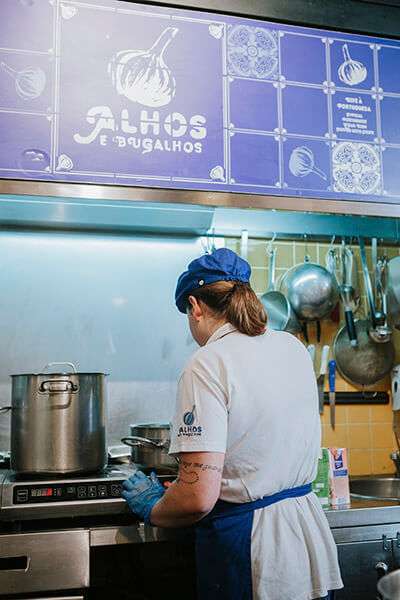 Los usuarios de Incorpora se han insertado mayoritariamente en empleos esenciales