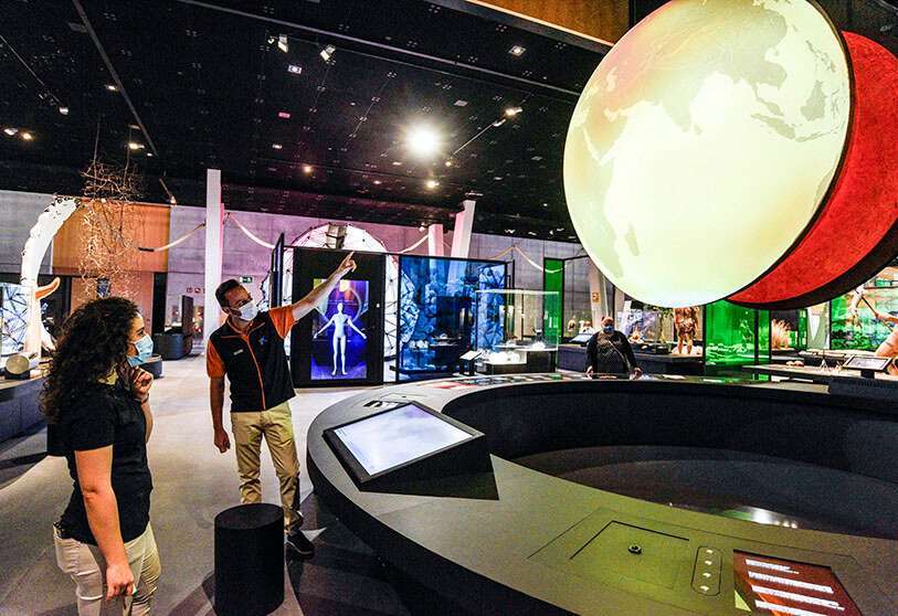 La Fundación ”la Caixa” anuncia la reapertura de CosmoCaixa a partir del lunes 15 de junio, cumpliendo todos los requisitos previstos por las autoridades sanitarias ante la crisis de la COVID-19 y reforzando los trabajos de limpieza y desinfección