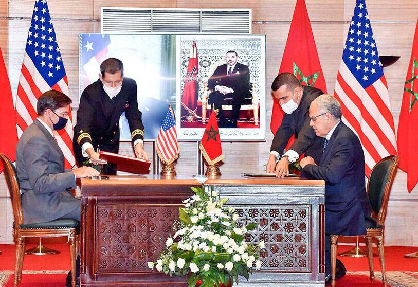 Mark Esper en la firma del memorando de cooperación con Marruecos