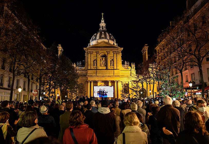 Homenaje en París al profesor asesinado por un radial islamista