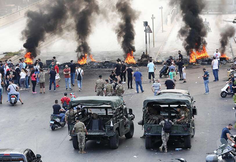 Las medidas de austeridad del Gobierno han tenido una respuesta ciudadana clara; miembros de Hizbolá se han posicionado a favor de la protesta, pero han pedido que sea pacífica