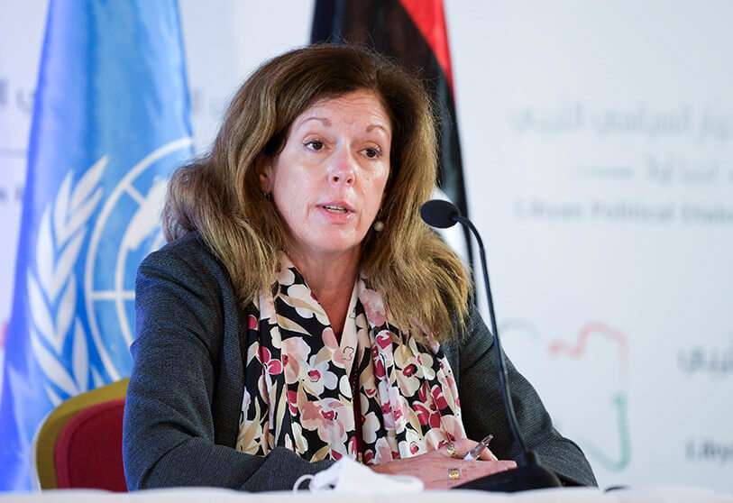 La enviada interina de la ONU a Libia, Stephanie Williams, durante una conferencia de prensa en la capital tunecina, Túnez, el 11 de noviembre de 2020,