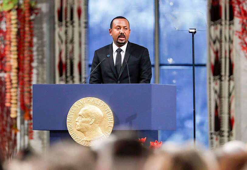 El Premio Nobel de la Paz, el primer ministro etíope Abiy Ahmed Ali, pronuncia su discurso durante la ceremonia de entrega de premios