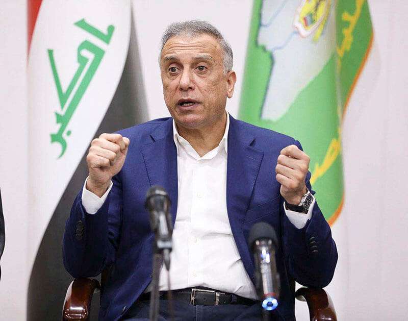 El primer ministro iraquí Mustafa al-Kadhimi habla durante una reunión con los líderes de seguridad, en Basora, Iraq, el 22 de agosto de 2020.
