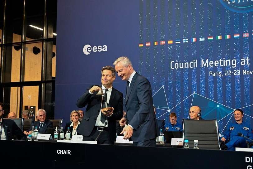 BisFoto7EsaReuniónMinParísGeLeMaireCreEsa