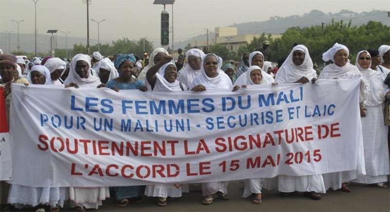 Figura 3. Manifestación de mujeres en Bamako en defensa del Acuerdo. Fuente: RFI.