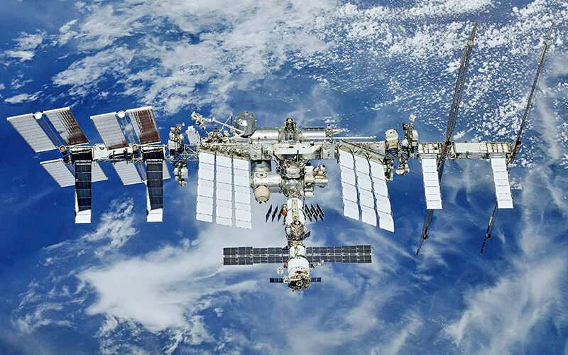 PHOTO/NASA Johnson - La Estación Espacial Internacional que sobrevuela nuestras cabezas a 400 kilómetros de altura es el excepcional centro de experimentación y ensayos en micro gravedad que evaluará la tecnología iSIM