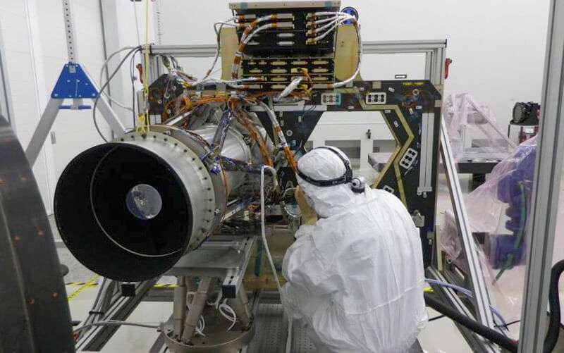    4.- PHOTO/SENER - Los telescopios ópticos del infortunado satélite español Ingenio (en la imagen) eran de mucho mayor tamaño. Utilizaban una tecnología muy diferente a la iSIM que ha desarrollado Satlantis en los últimos años   