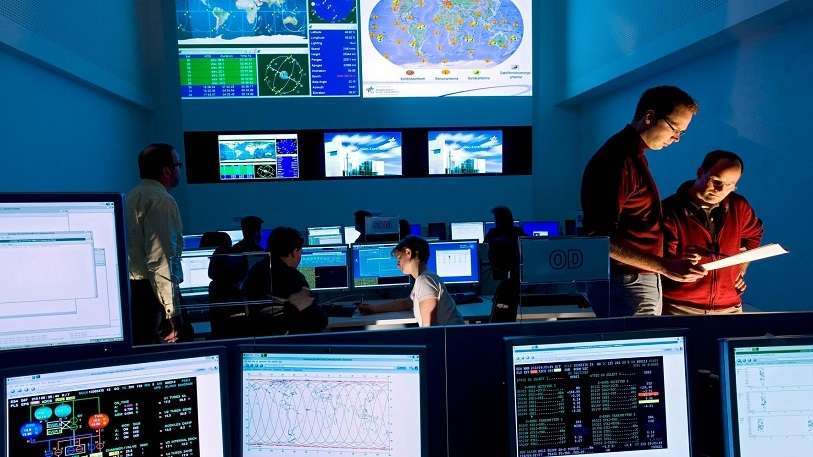 Desde los centros de control de Oberpfaffenhofen, cerca de Múnich (Alemania) y Fucino, en las proximidades de Roma (Italia), se supervisan los 22 satélites Galileo que están operativos en órbita, de los 26 lanzados